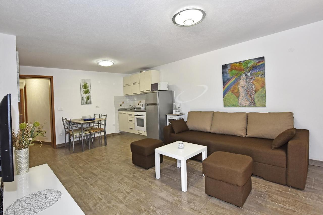 Tomic Apartments Πόρετς Εξωτερικό φωτογραφία