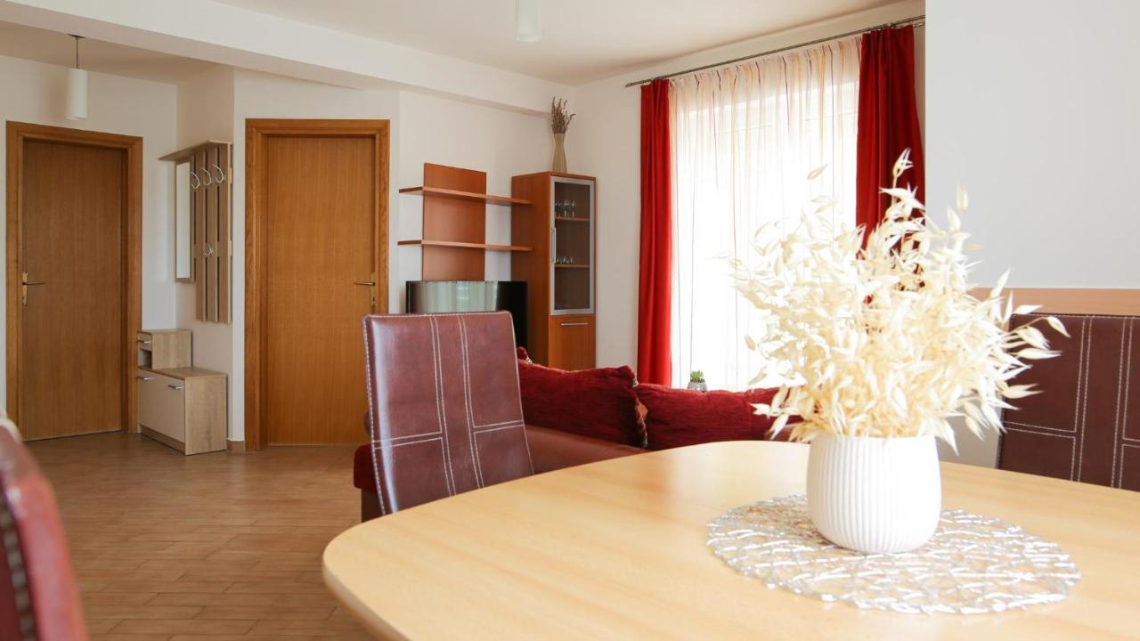 Tomic Apartments Πόρετς Εξωτερικό φωτογραφία